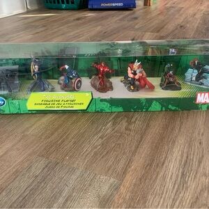 Disney Store Marvel Avengers Figurine Set 7 PC NIB